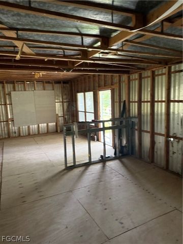 7689 Ebson DR, North Fort Myers, FL 33917