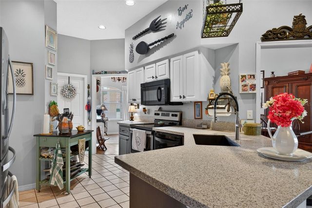 103 MORNING GLORY CIRCLE, Winter Haven, FL 33884