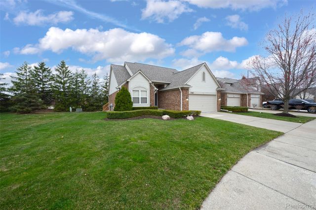 45467 Coachfort Drive, Macomb Township, MI 48044