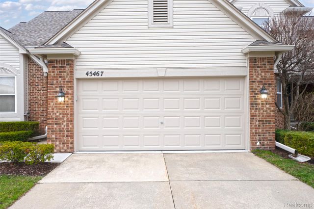 45467 Coachfort Drive, Macomb Township, MI 48044