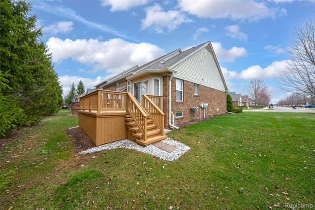 45467 Coachfort Drive, Macomb Township, MI 48044