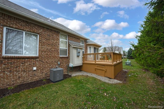 45467 Coachfort Drive, Macomb Township, MI 48044