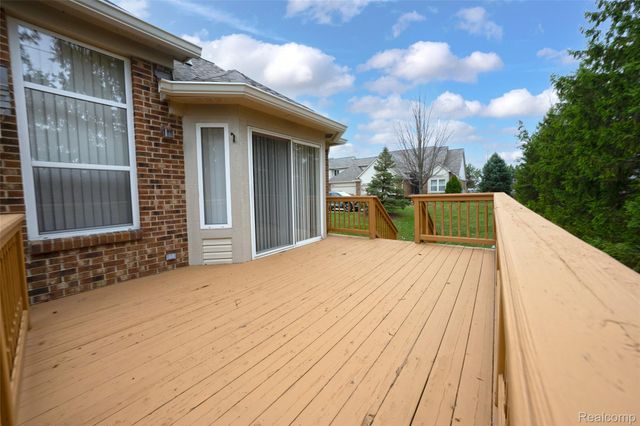 45467 Coachfort Drive, Macomb Township, MI 48044