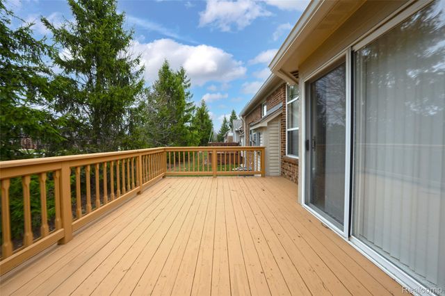 45467 Coachfort Drive, Macomb Township, MI 48044