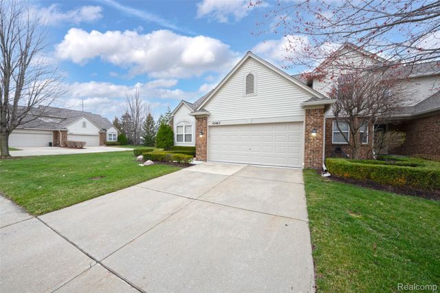 45467 Coachfort Drive, Macomb Township, MI 48044