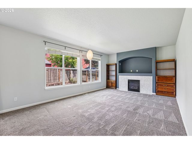 4225 Se OAKHURST St, Hillsboro, OR 97123