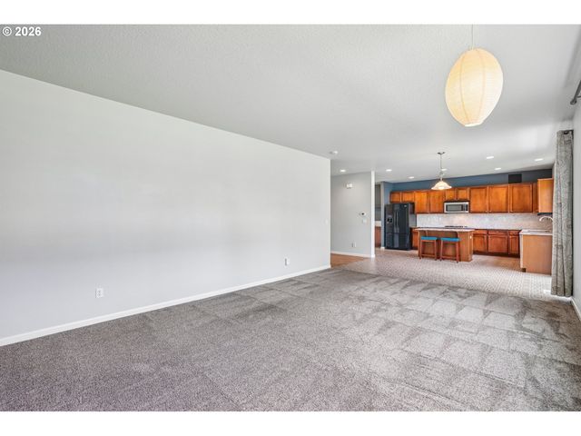 4225 Se OAKHURST St, Hillsboro, OR 97123