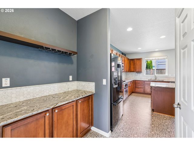 4225 Se OAKHURST St, Hillsboro, OR 97123