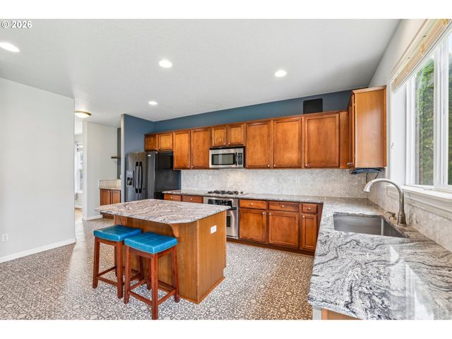 4225 Se OAKHURST St, Hillsboro, OR 97123
