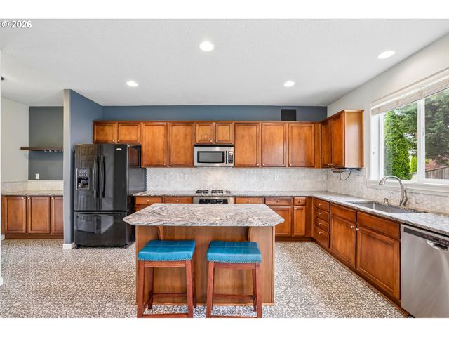 4225 Se OAKHURST St, Hillsboro, OR 97123