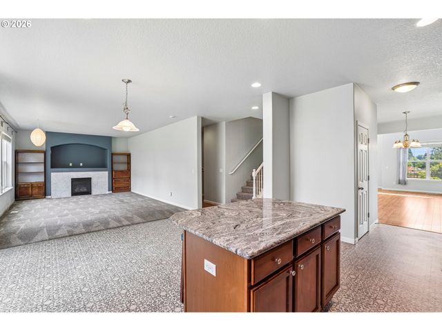 4225 Se OAKHURST St, Hillsboro, OR 97123
