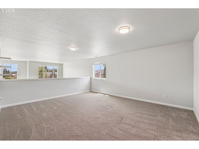 4225 Se OAKHURST St, Hillsboro, OR 97123