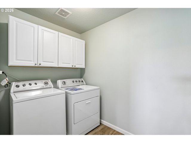 4225 Se OAKHURST St, Hillsboro, OR 97123