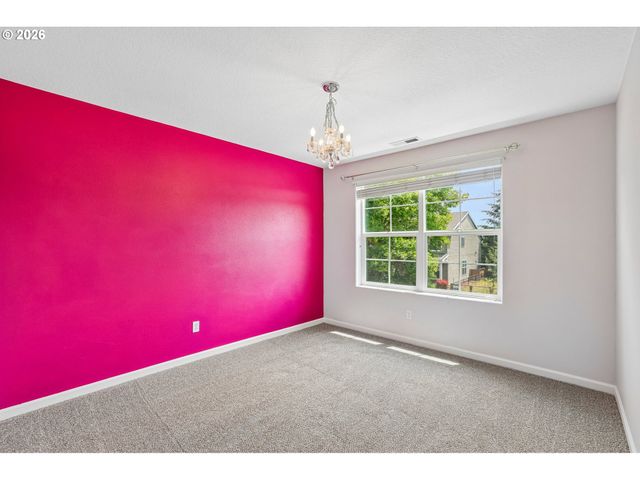 4225 Se OAKHURST St, Hillsboro, OR 97123