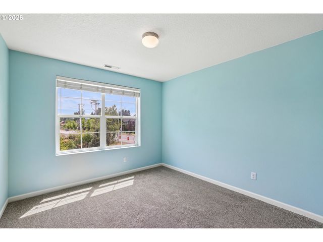 4225 Se OAKHURST St, Hillsboro, OR 97123