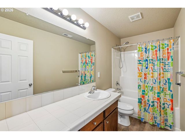 4225 Se OAKHURST St, Hillsboro, OR 97123