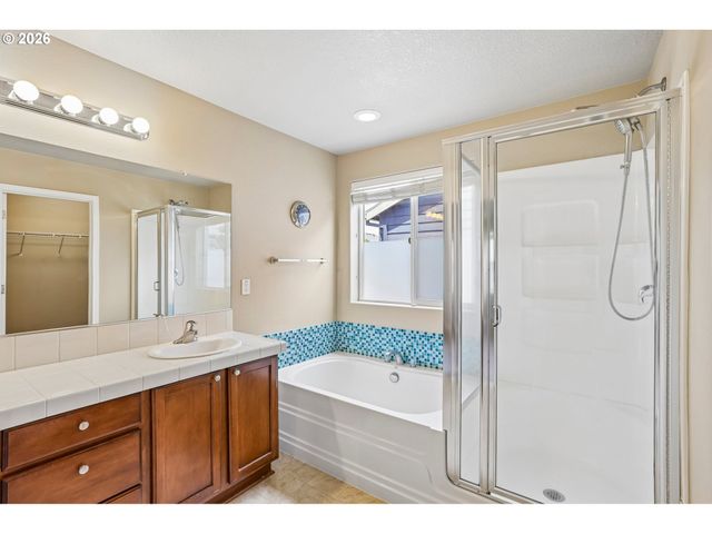 4225 Se OAKHURST St, Hillsboro, OR 97123