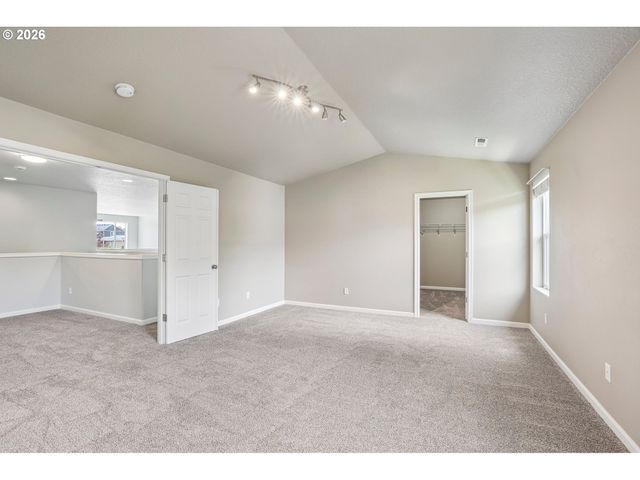 4225 Se OAKHURST St, Hillsboro, OR 97123