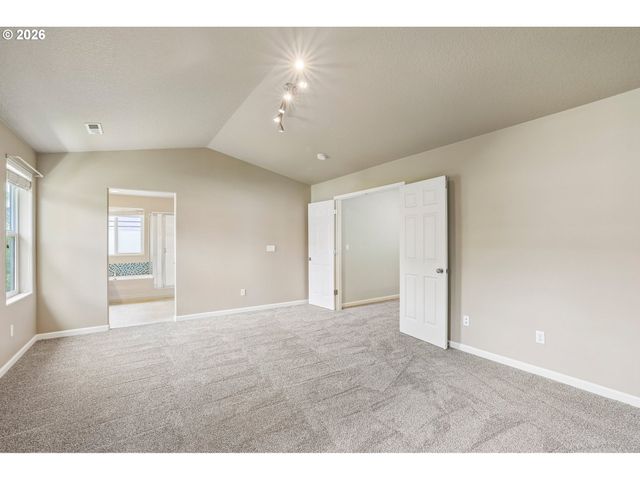 4225 Se OAKHURST St, Hillsboro, OR 97123