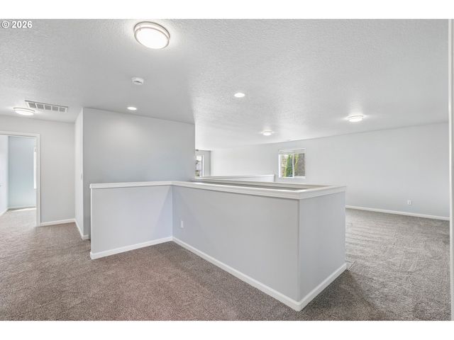 4225 Se OAKHURST St, Hillsboro, OR 97123