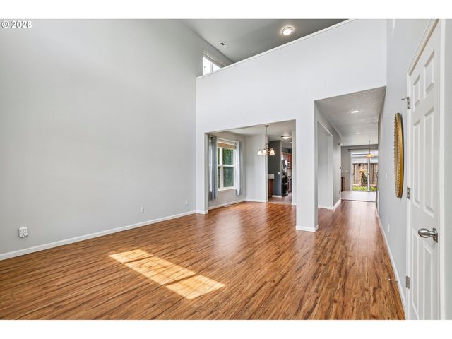 4225 Se OAKHURST St, Hillsboro, OR 97123