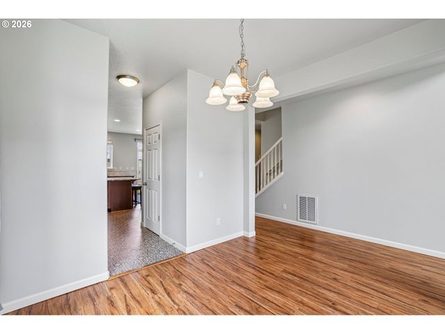 4225 Se OAKHURST St, Hillsboro, OR 97123