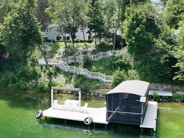 34436 Valley ROAD, Summit, WI 53066