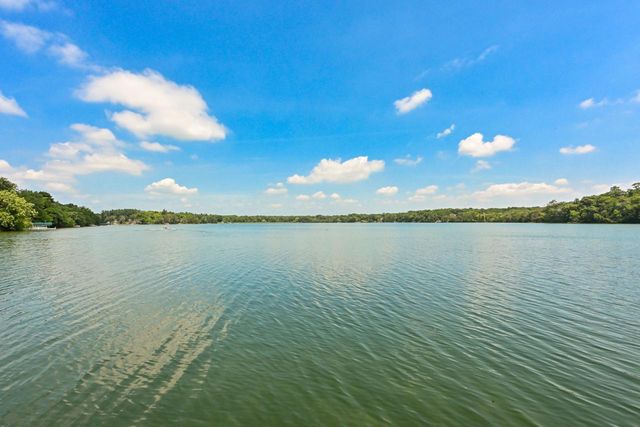 34436 Valley ROAD, Summit, WI 53066