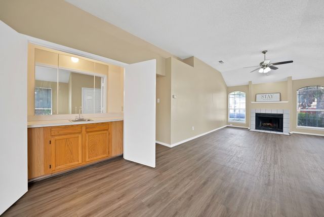 4308 Elliott Oaks Drive, Arlington, TX 76017