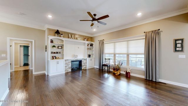 1847 Hazeltine Way, Henryville, IN 47126