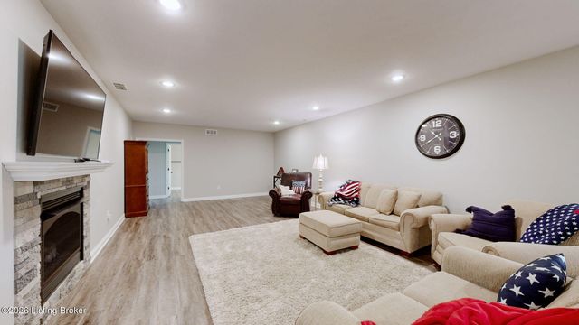 1847 Hazeltine Way, Henryville, IN 47126