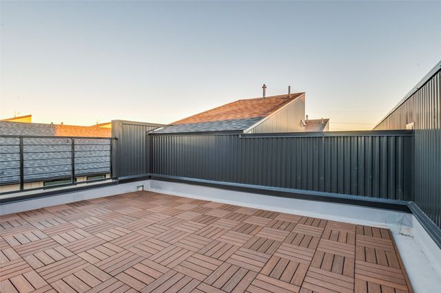 2900 Hawthorne Avenue 103, Dallas, TX 75219