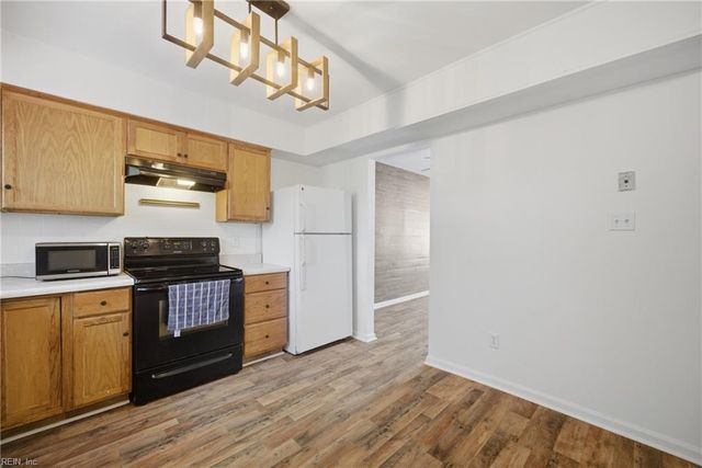 1302 Covington CT, Virginia Beach, VA 23453