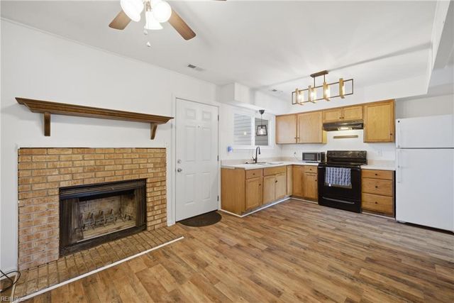 1302 Covington CT, Virginia Beach, VA 23453