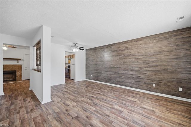 1302 Covington CT, Virginia Beach, VA 23453