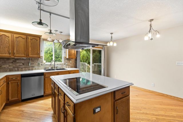 520 SE Westgate Drive, Waukee, IA 50263