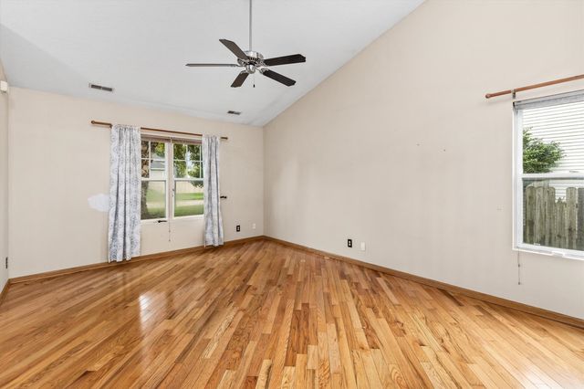 520 SE Westgate Drive, Waukee, IA 50263