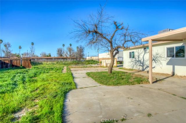 2701 Houchin, Bakersfield, CA 93304