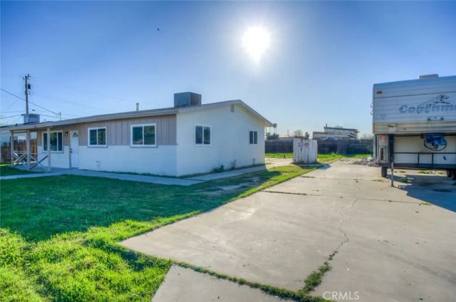 2701 Houchin, Bakersfield, CA 93304