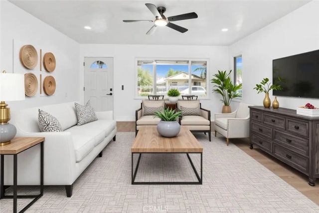 2701 Houchin, Bakersfield, CA 93304