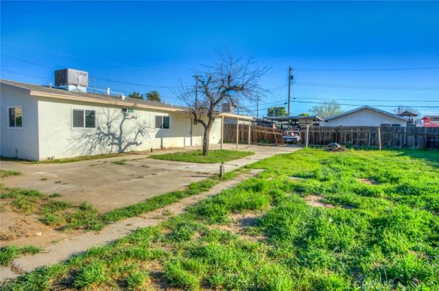 2701 Houchin, Bakersfield, CA 93304