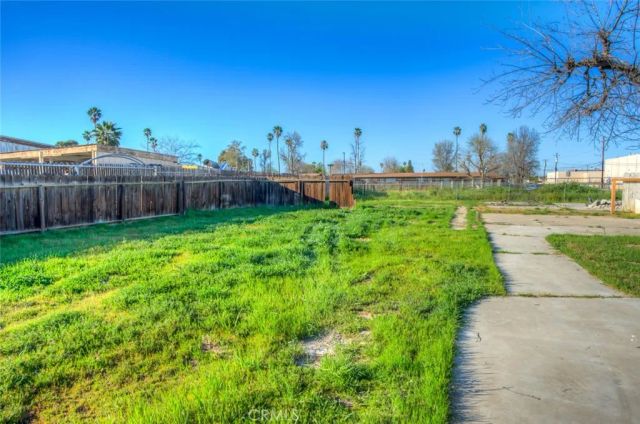 2701 Houchin, Bakersfield, CA 93304