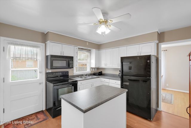 4011 Mamaroneck Rd, Louisville, KY 40218
