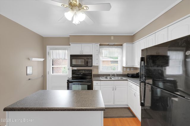 4011 Mamaroneck Rd, Louisville, KY 40218
