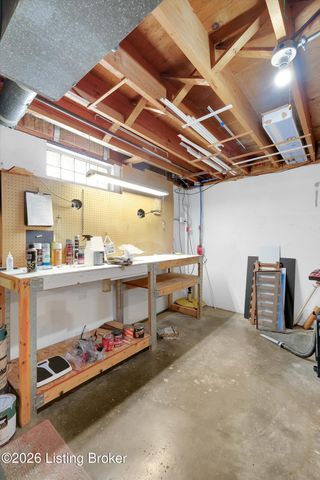 4011 Mamaroneck Rd, Louisville, KY 40218