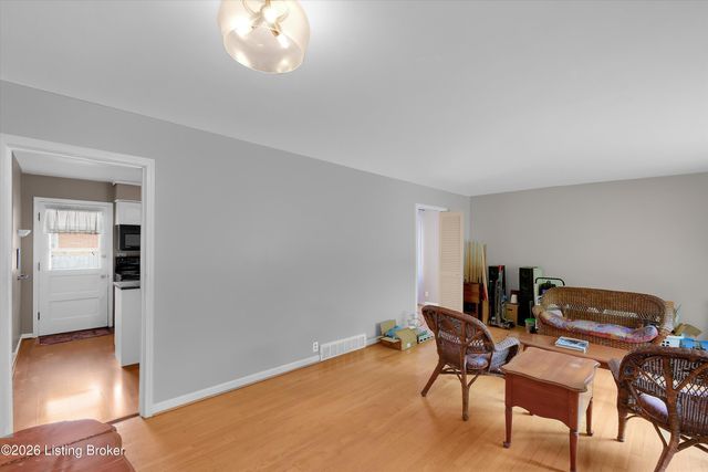 4011 Mamaroneck Rd, Louisville, KY 40218