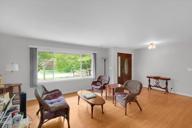 4011 Mamaroneck Rd, Louisville, KY 40218