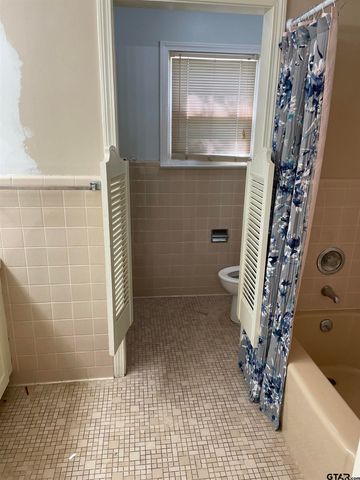 201 W Gilmer St., Big Sandy, TX 75755
