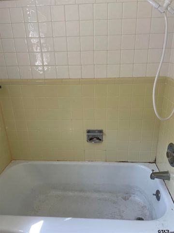 201 W Gilmer St., Big Sandy, TX 75755