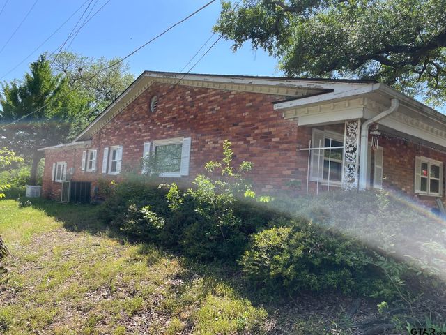 201 W Gilmer St., Big Sandy, TX 75755